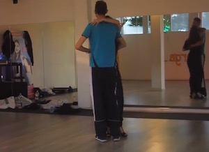 Kizomba – Chacha enfatizzato (Passo a “C”): applicazioni