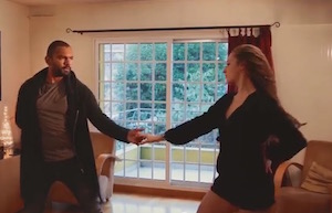 Lisa Li e Chrys Hallan – A Toa Lisa Li e Chrys Hallan - A Toa