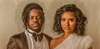 Ela está aqui, Konstantino nel lyric video del brano kizomba Ela está aqui, Konstantino